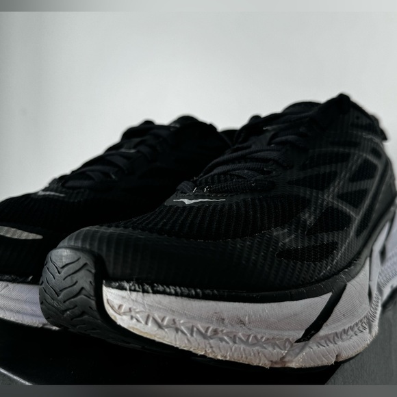 HOKA M CLIFTON 3.  Mens 8.5 PRE OWNED - Picture 4 of 12